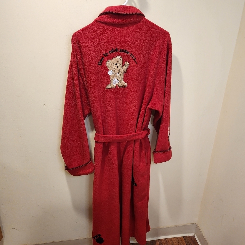 Delicates Red Long Cozy Robe with Embroidered Dog theme - Picture 3 of 15